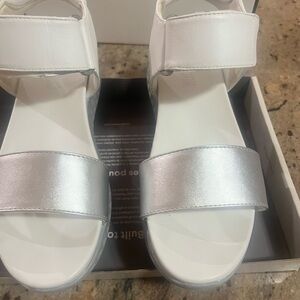Women sandals